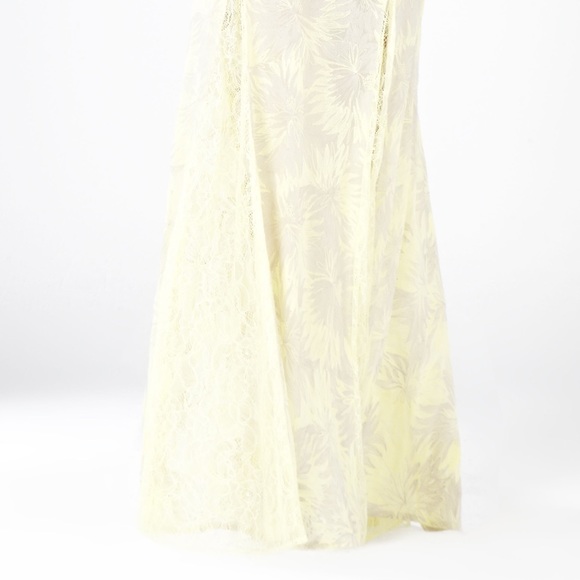 BCBGMAXAZRIA Marlyn Round-Neck Lace Gown. - Picture 3 of 11